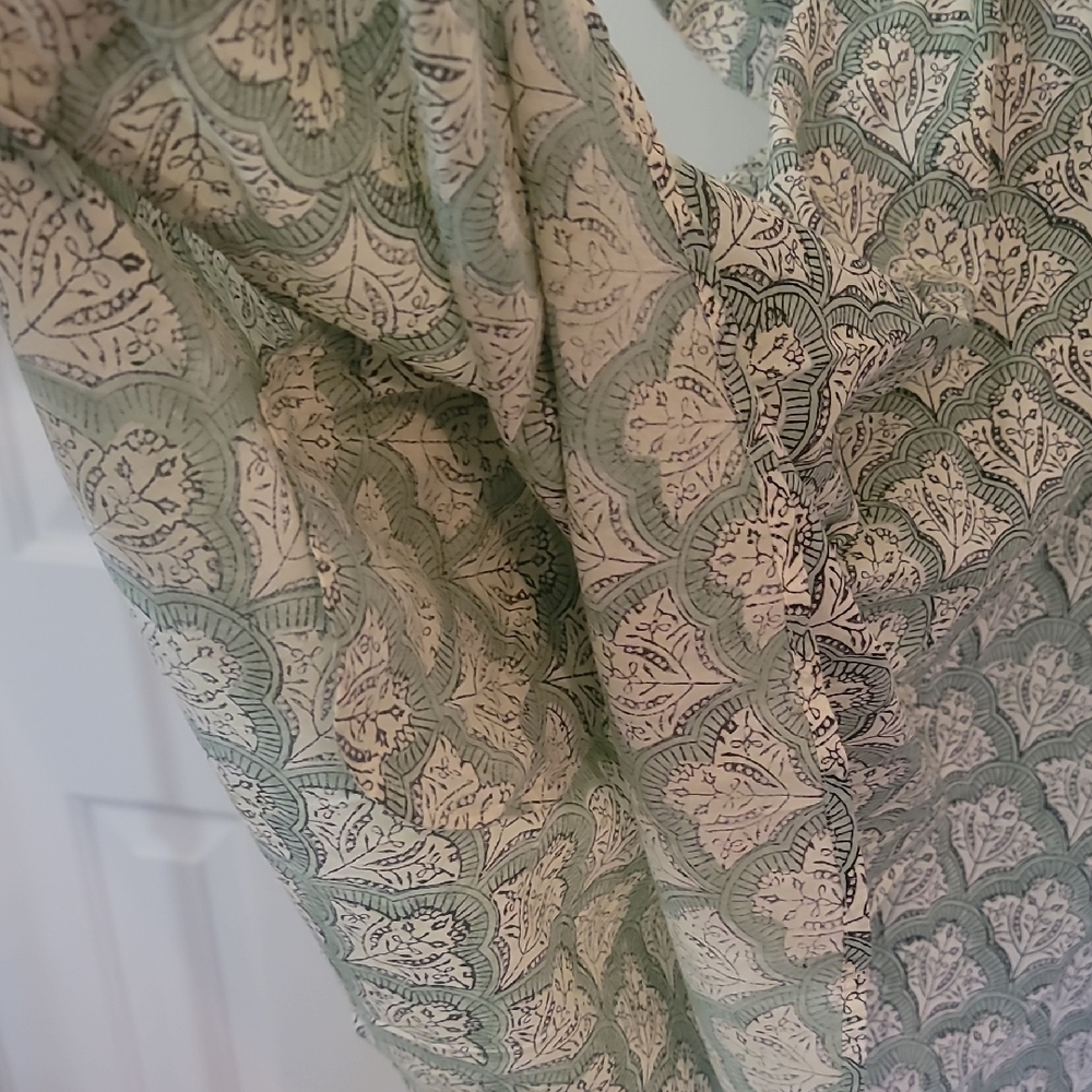 Roller Rabbit Green And White Leaf Pattern Blouse - image 7